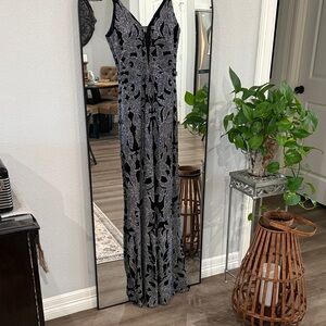 BETSY & ADAM *NWT Elegant Black and Silver Evening Gown
